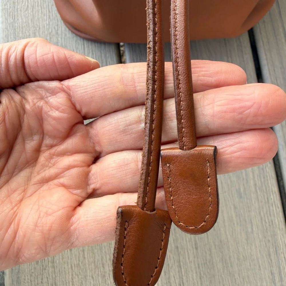 Vintage Coach Legacy Lula Bucket Bag in British Tan - Picture 11 of 16